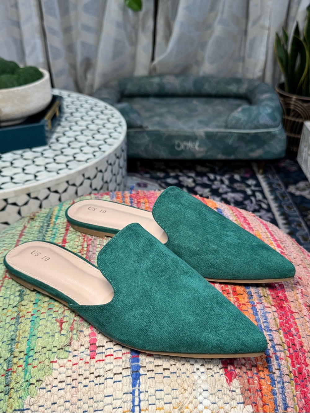 🦚 NEW Emerald Green Suede Pointed Toe Slip-On Mules 🦚 - Picture 2 of 6